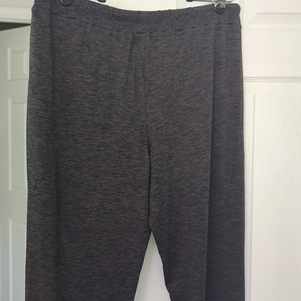 NWT Barefoot Dreams Malibu Collection Butterchic Knit Jogger (XL) - Picture 4 of 8